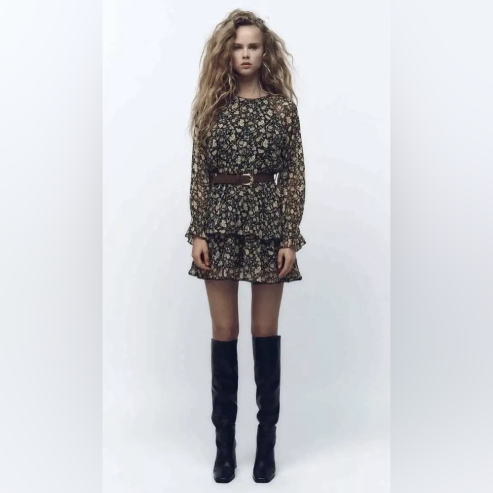 ZARA Mini Dress Black Gold Floral Print Long Sleeve Tiered
A-Line (size S)